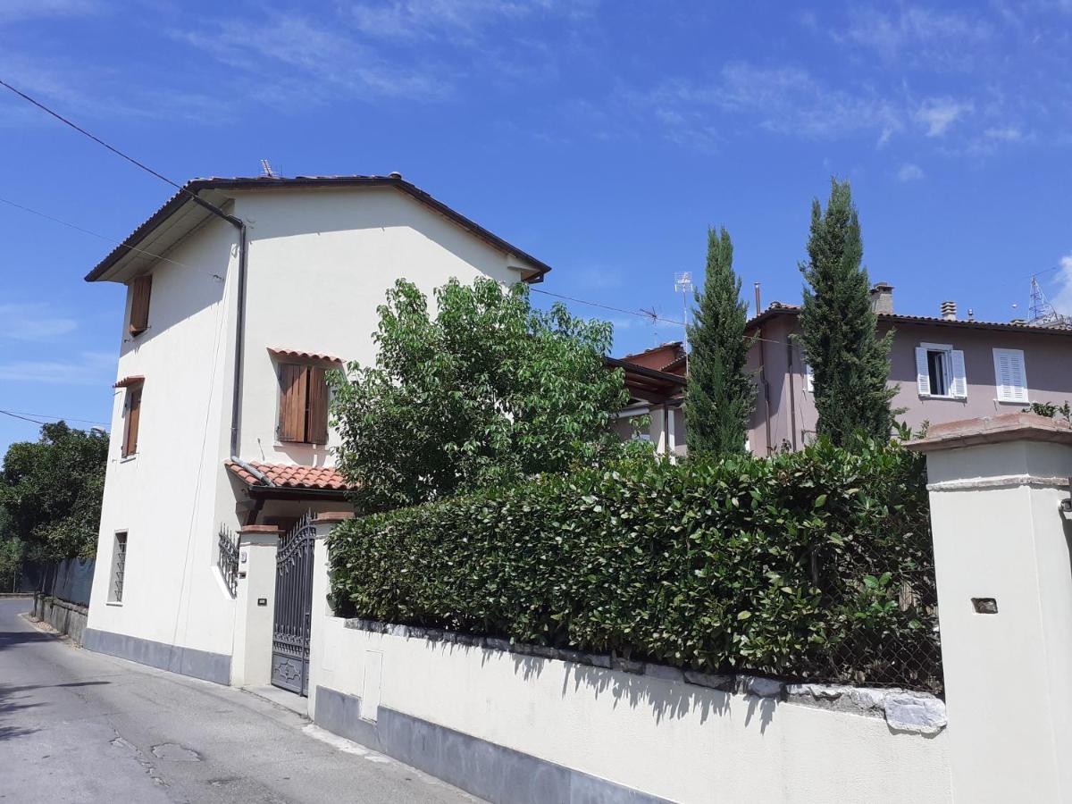 Rustico Degli Ulivi Villa Vallecchia Luaran gambar