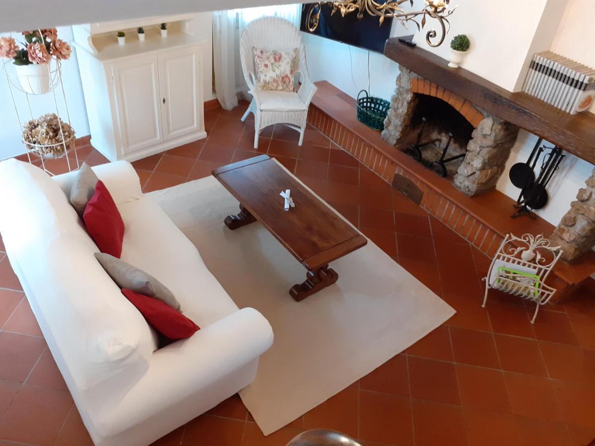 Rustico Degli Ulivi Villa Vallecchia Luaran gambar